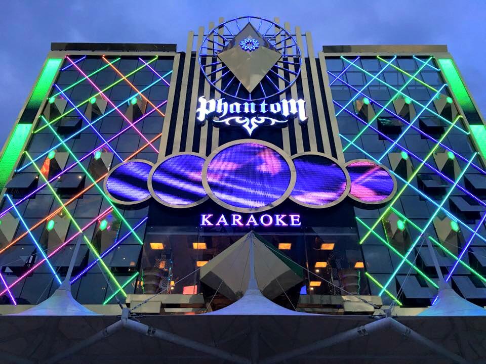 Led full 1903 trang trí quán karaoke Phantom